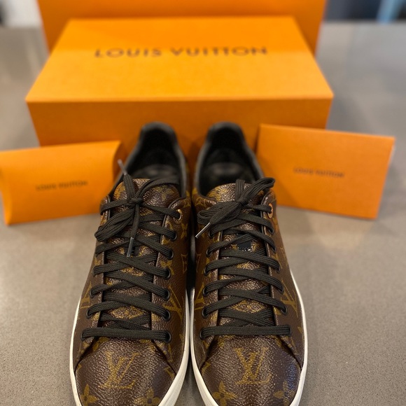 Woman Louis Vuitton Front Row Sneaker - Picture 2 of 9
